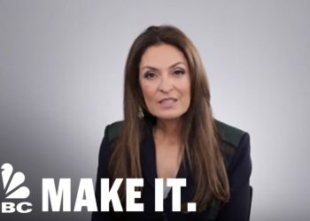 Suzy Welch: The Surprising Career Advice Jeff Bezos Gave Me | CNBC Make It.