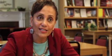 How to Change Careers: 5 Tips from a Career Advisor