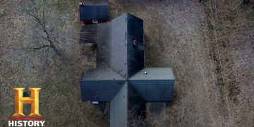 The UnXplained: The Most Haunted House in America (Season 1) | History