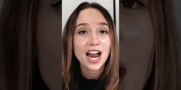 4 Essential Tips to Creating an Impressive Resume | Indeed #Shorts