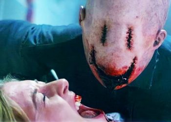 A Smiley Faced Killer Targets People If They Write "I Did It For lulz" And A Girl Test It Out…