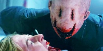 A Smiley Faced Killer Targets People If They Write "I Did It For lulz" And A Girl Test It Out…